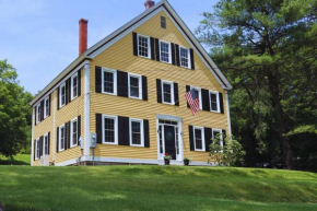 Hillside Haven: Luxe Farm Escape - 5BR-2 King Beds